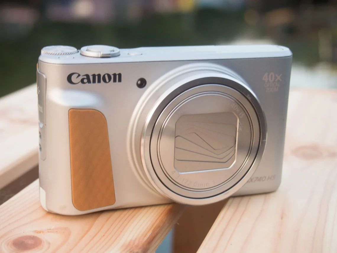 canon powershot sx740